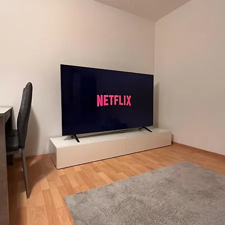 Cozy & 75 Tv Near Mercedes Museum, Stadium * Stuttgart