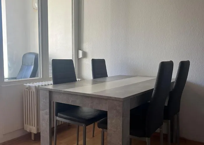 Cozy & 75 Tv Near Mercedes Museum, Stadium