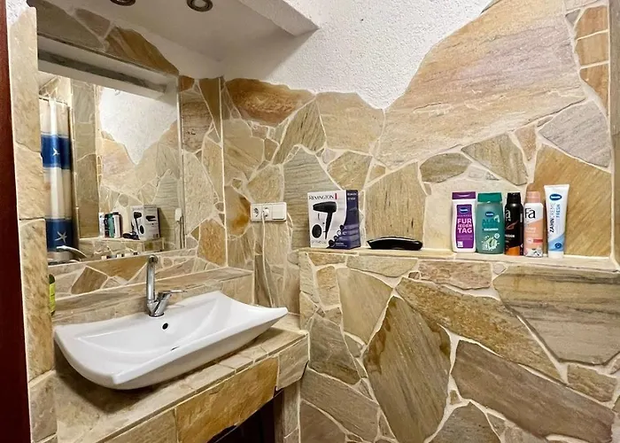 Διαμέρισμα Cozy & 75 Tv Near Mercedes Museum, Stadium