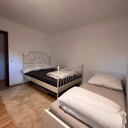 Cozy & 75 Tv Near Mercedes Museum, Stadium Appartement Stuttgart